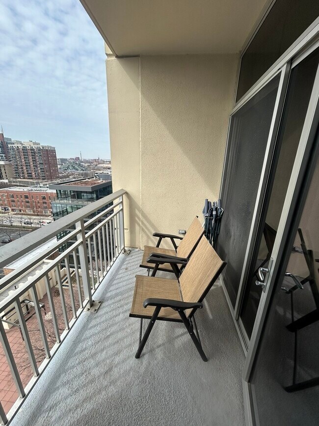 Building Photo - 1400 S Michigan Ave