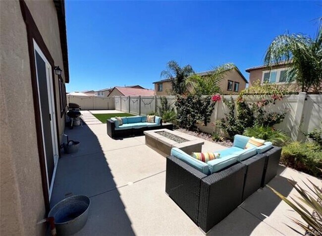 Building Photo - Spencers’s Crossing Home