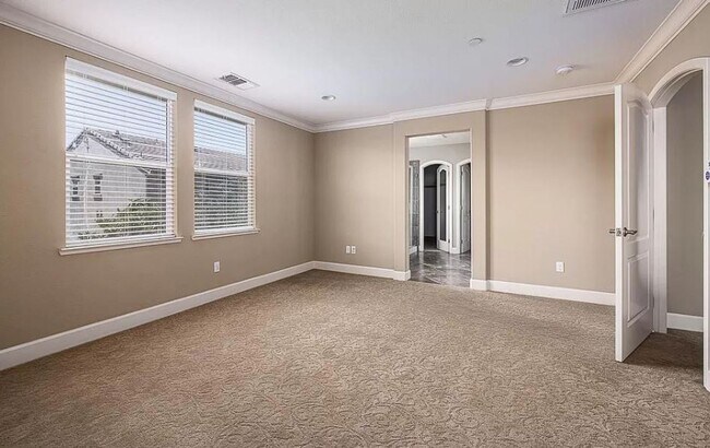 Building Photo - $4195.00 - Gorgeous and Ready for Move-In! Spacious 4 Br / 2.5 Ba in South Gilroy