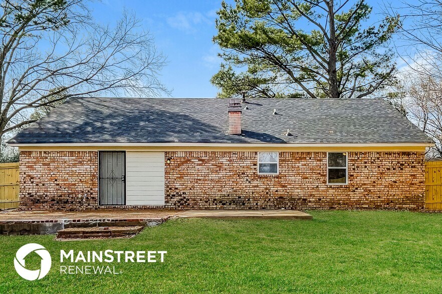 Building Photo - 4290 Park Forest Dr
