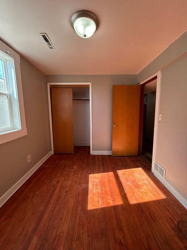 Building Photo - Black Milvus Rentals (6201 S. 42nd St.)