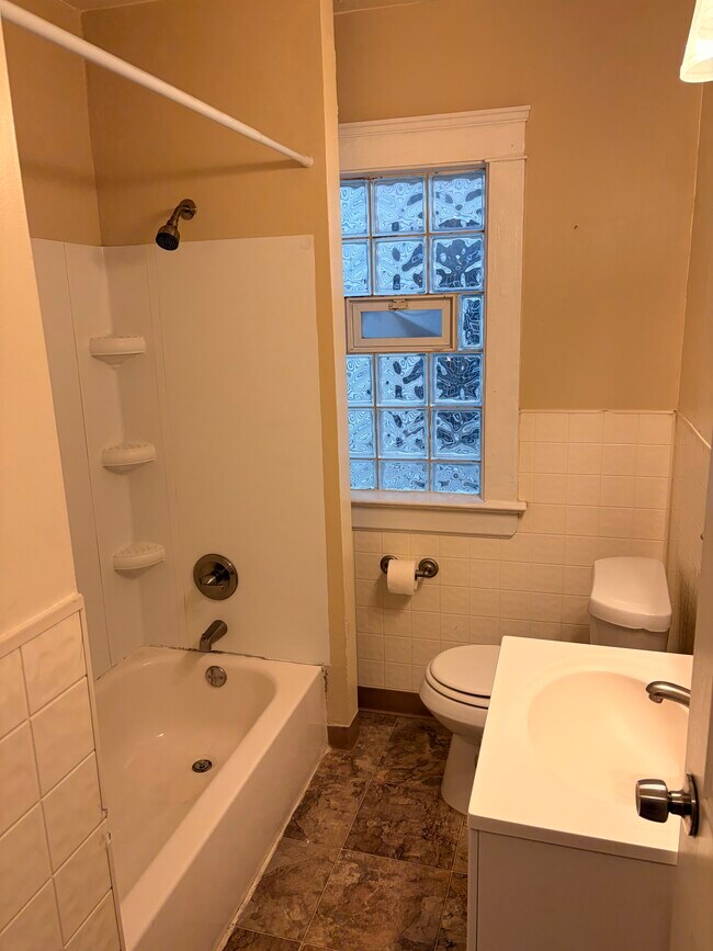 Building Photo - 1944 W 73rd St