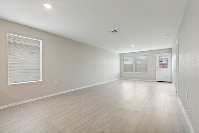 Building Photo - CHARMING 4-BEDROOM IN NEWLY CONSTRUCTED VALLE SOL