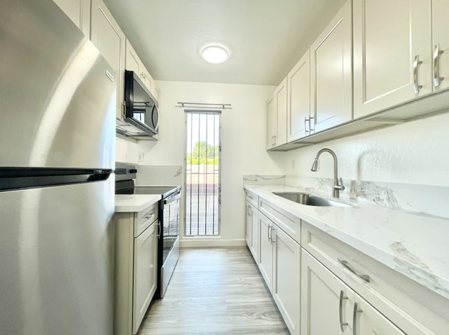 Building Photo - 94-431 Keaoopua Street - 102