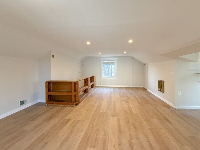 Building Photo - Newly Renovated 3 Bed 1 Bath Westside Home!
