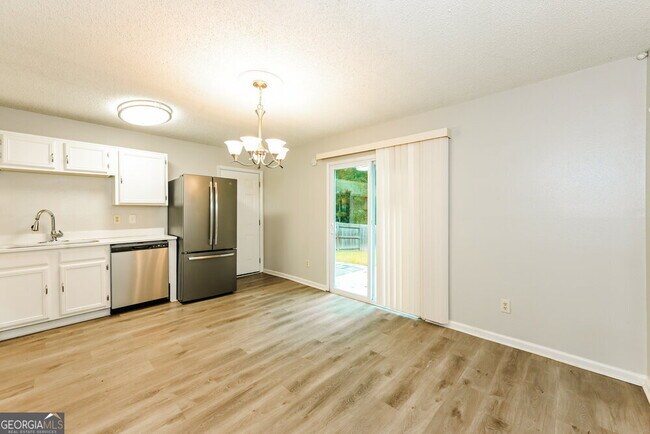 Building Photo - 1612 Picadilly Ct NE