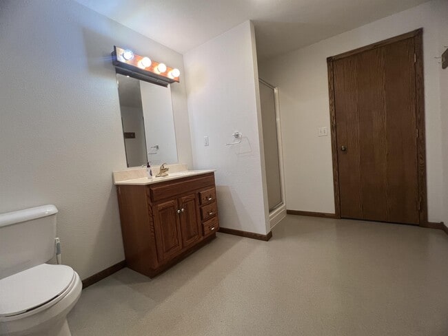 Building Photo - 312 E Main St