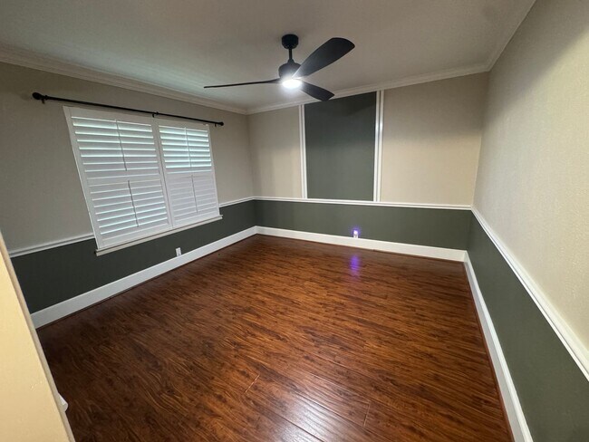 Building Photo - Gorgeous 3/3/2 Home on Spacious Corner Lot...