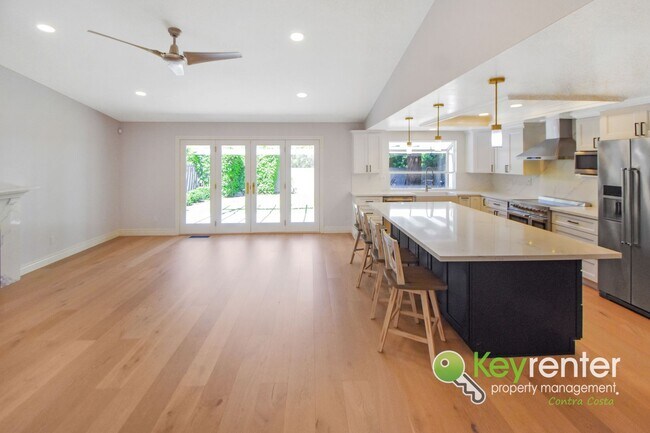 Building Photo - Beautiful 4 Bed / 3 Bath Bollinger Hills Home with Gorgeous Remodeled Kitchen!