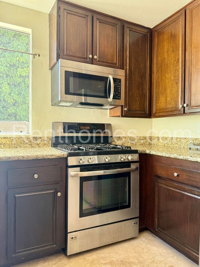 Building Photo - 1588 Rambla Puesta
