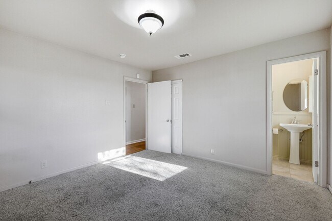 Building Photo - 4313 Bonnie Dr