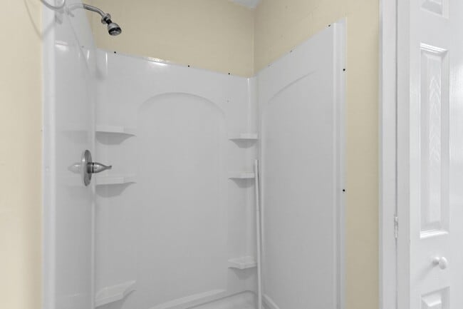 Building Photo - Affordable Remodeled Home near UF Campus