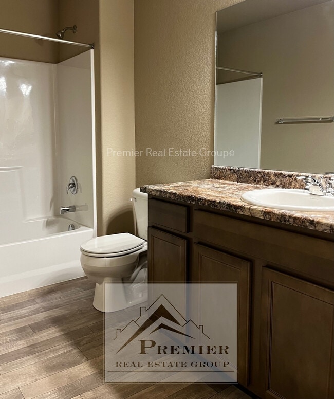 Building Photo - 7773 Sand Lake Heights