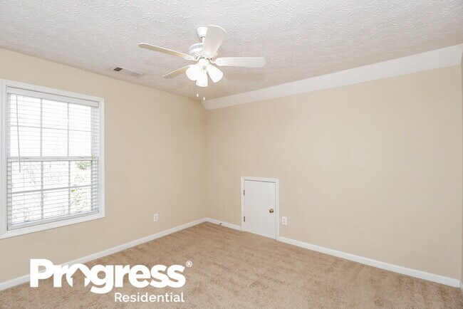 Building Photo - 271 McClure Dr