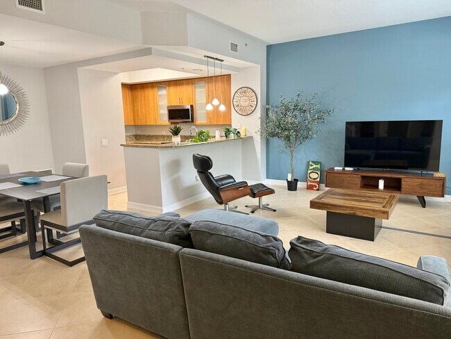 Building Photo - 2609 NE 14th Ave