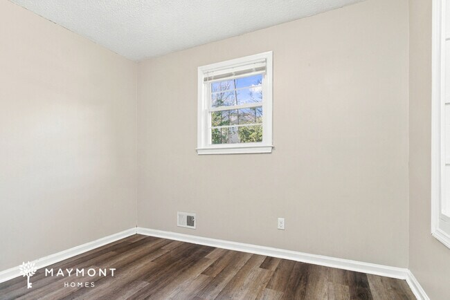 Building Photo - Inviting 4-Bedroom Home with 2-Car Garage