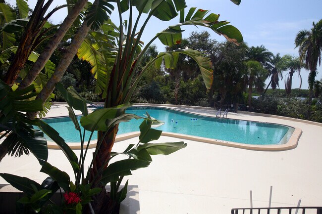 Building Photo - 1636 Brookhouse Dr