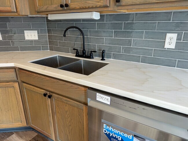 Building Photo - 4933 Lailwood Cir