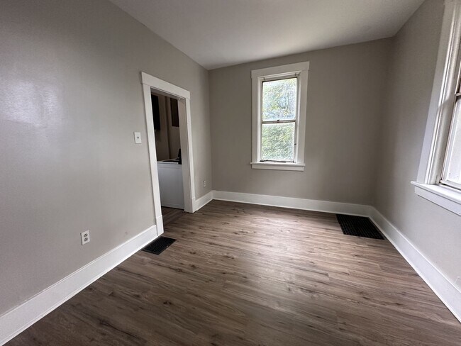 Building Photo - Charming 2-Bedroom Home in Ambridge – Convenient Location!