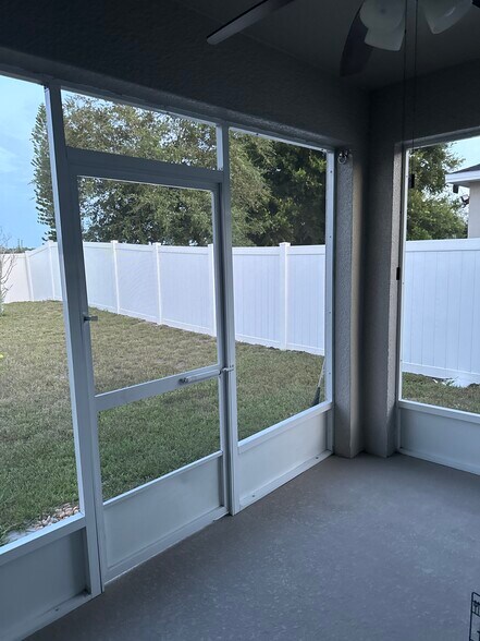 Building Photo - 138 Tracy Cir