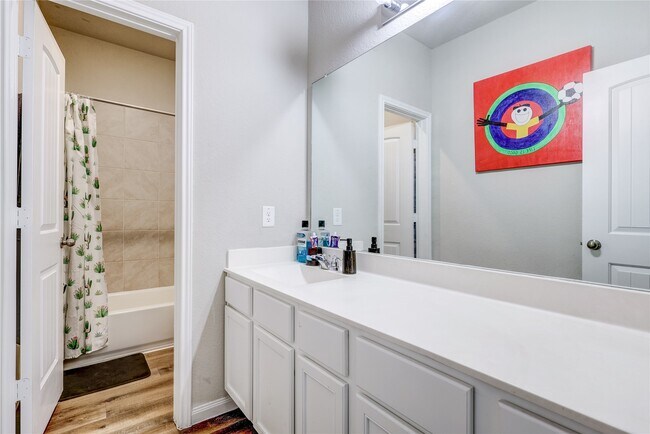 Building Photo - 22103 Regal Heights Dr