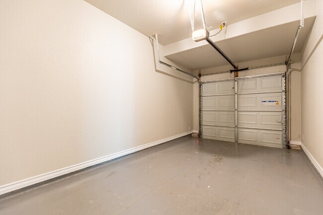 Building Photo - 6265 Eddie Way