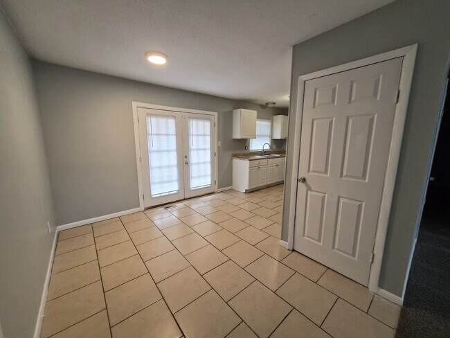 Building Photo - 3526 Luewan Ct