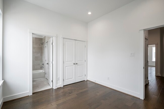 Building Photo - 594 Janisch Rd