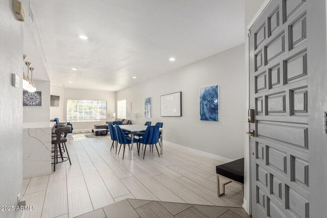 Building Photo - 1413 W Coral Reef Dr