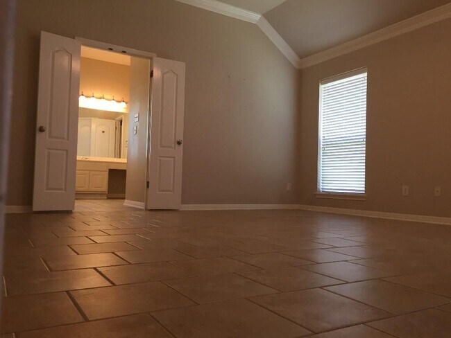 Building Photo - 1702 Buttercup Creek Blvd
