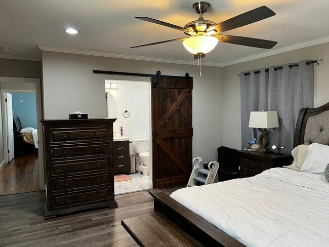Building Photo - 3 Bed 2 Bath Home For Rent in an Excellent...