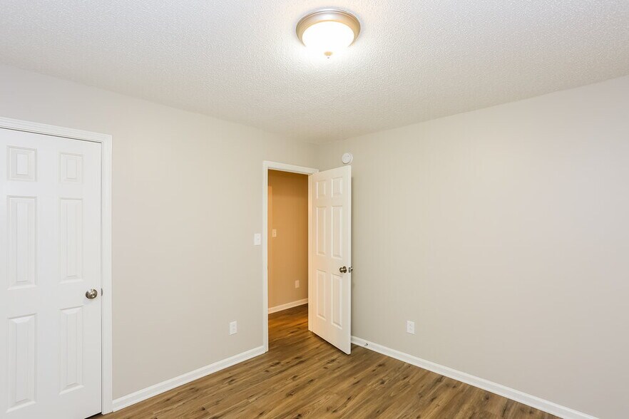 Building Photo - 3113 Blueberry Dr