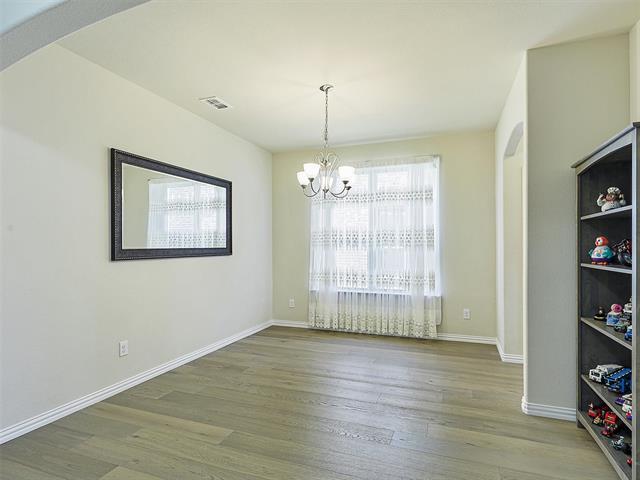 Building Photo - 2613 Sunstar Dr