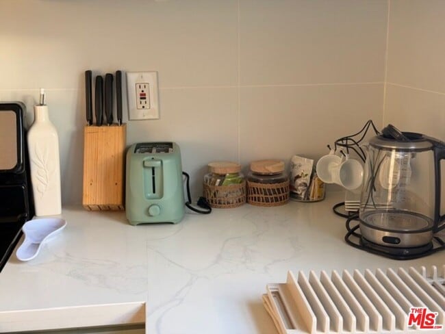 Building Photo - 510 N St Andrews Pl