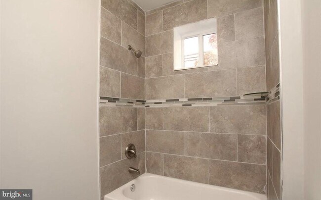 Building Photo - 758 N 43rd St