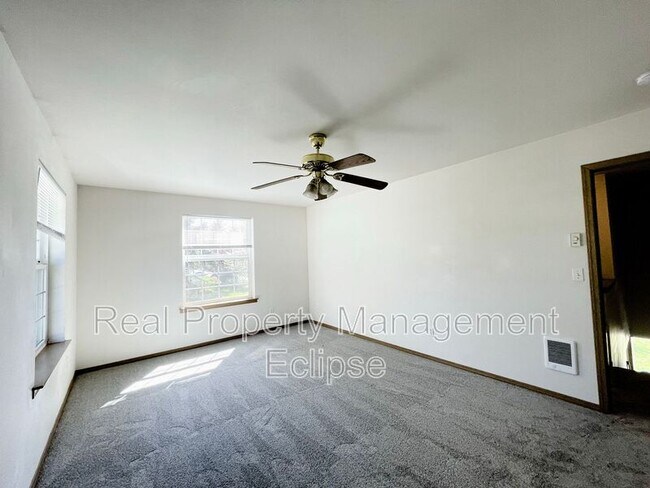 Building Photo - 1427 Virginia Ave
