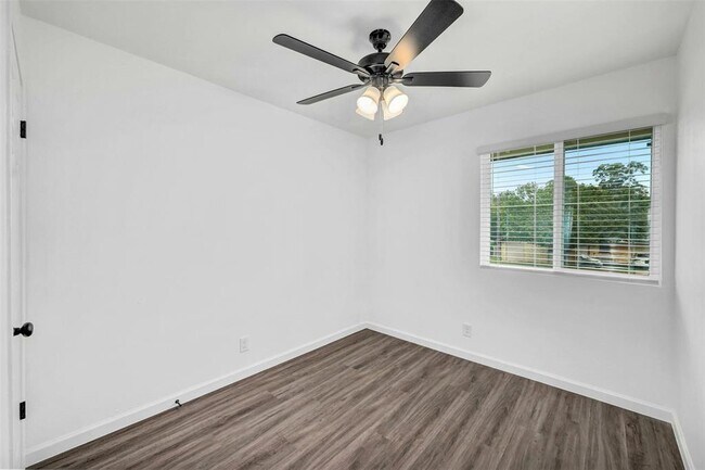 Building Photo - 6506 King George Dr