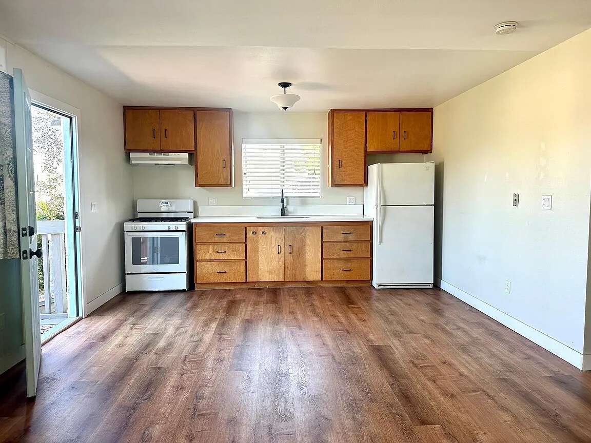 Building Photo - 726 Sutter St