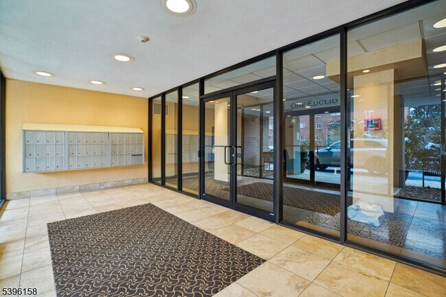 Building Photo - 1 Euclid Ave