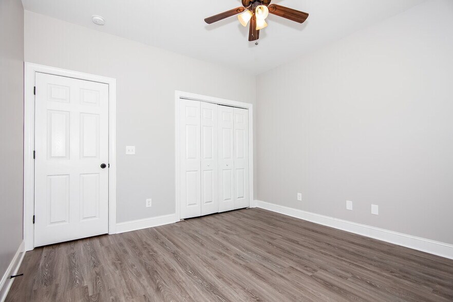 Building Photo - 165 Spring Cir