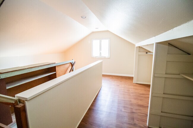 Building Photo - 3471 Jeannette Ave