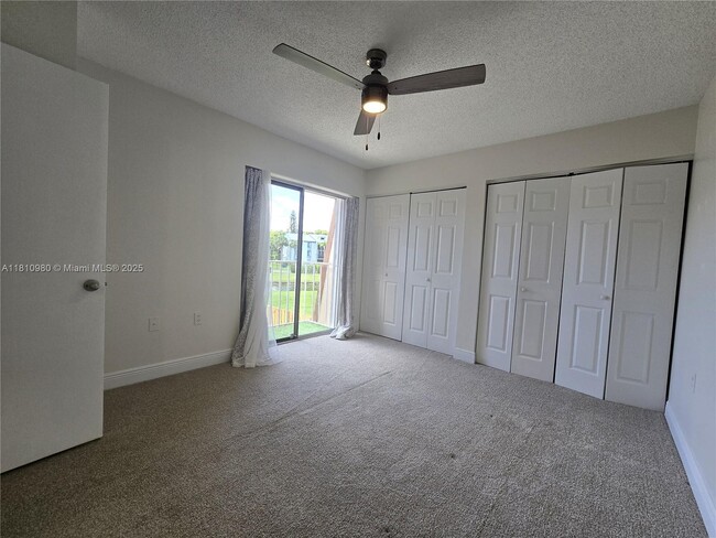 Building Photo - 824 Blue Ridge Cir
