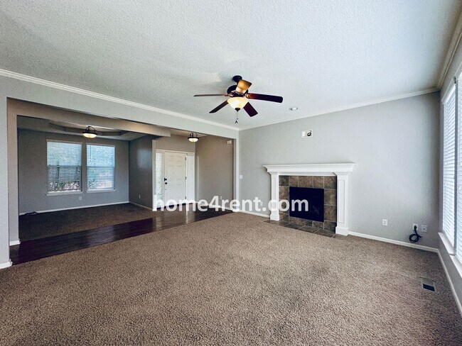 Building Photo - Gorgeous Olathe, 5 BR Home w/ Wood floors,...