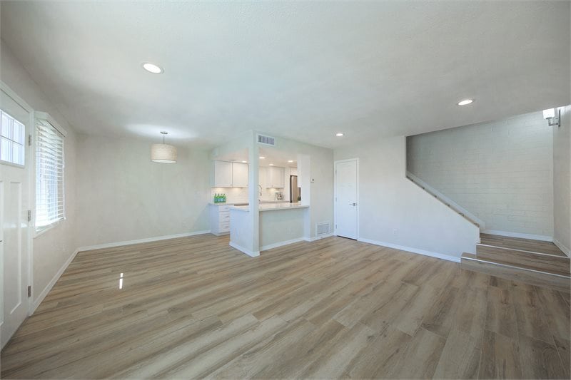 Building Photo - 948 S Alma School Rd