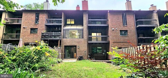 Building Photo - 8729 Sheridan Farms Ct