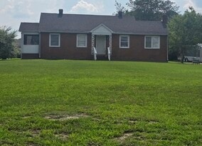 Building Photo - 8013 Walnut Grove Rd