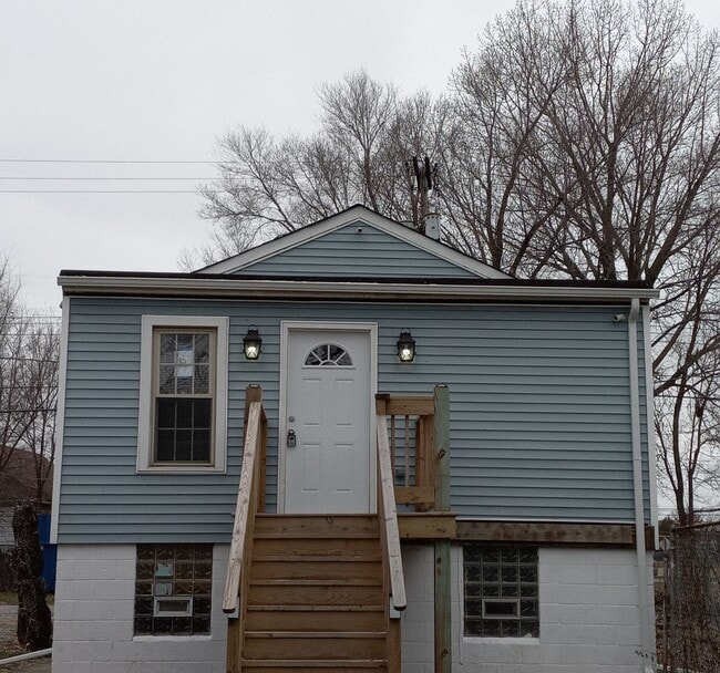 Building Photo - Beautifully Updated 3-Bedroom Home in East...