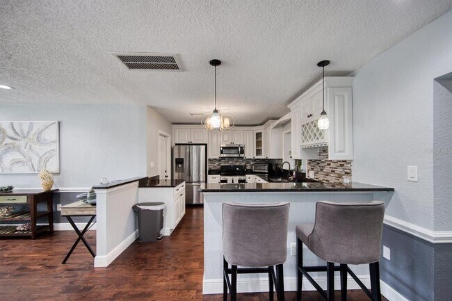 Building Photo - 3173 Fountainhead Dr