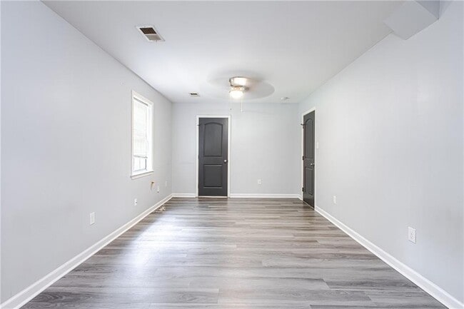 Building Photo - 389 Riverbrook Trail