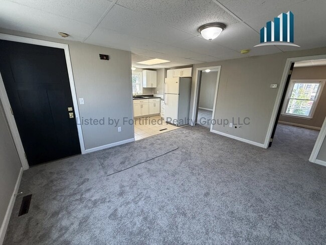 Building Photo - 85 Massasoit St